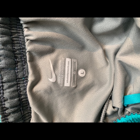 Nike Running Shorts - Picture 10 of 10